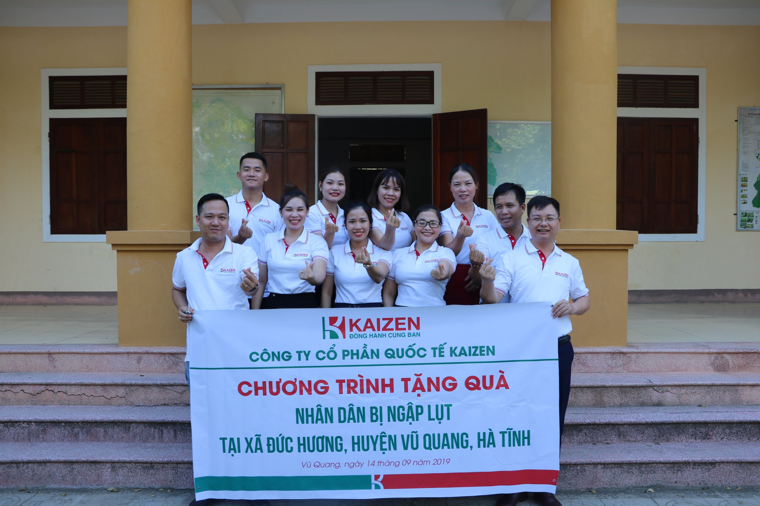 Kaizen brings joy to people in flood areas in Duc Huong commune