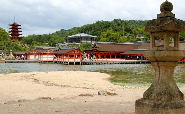 Itsukushima - ngôi đền nổi linh thiêng của Nhật Bản